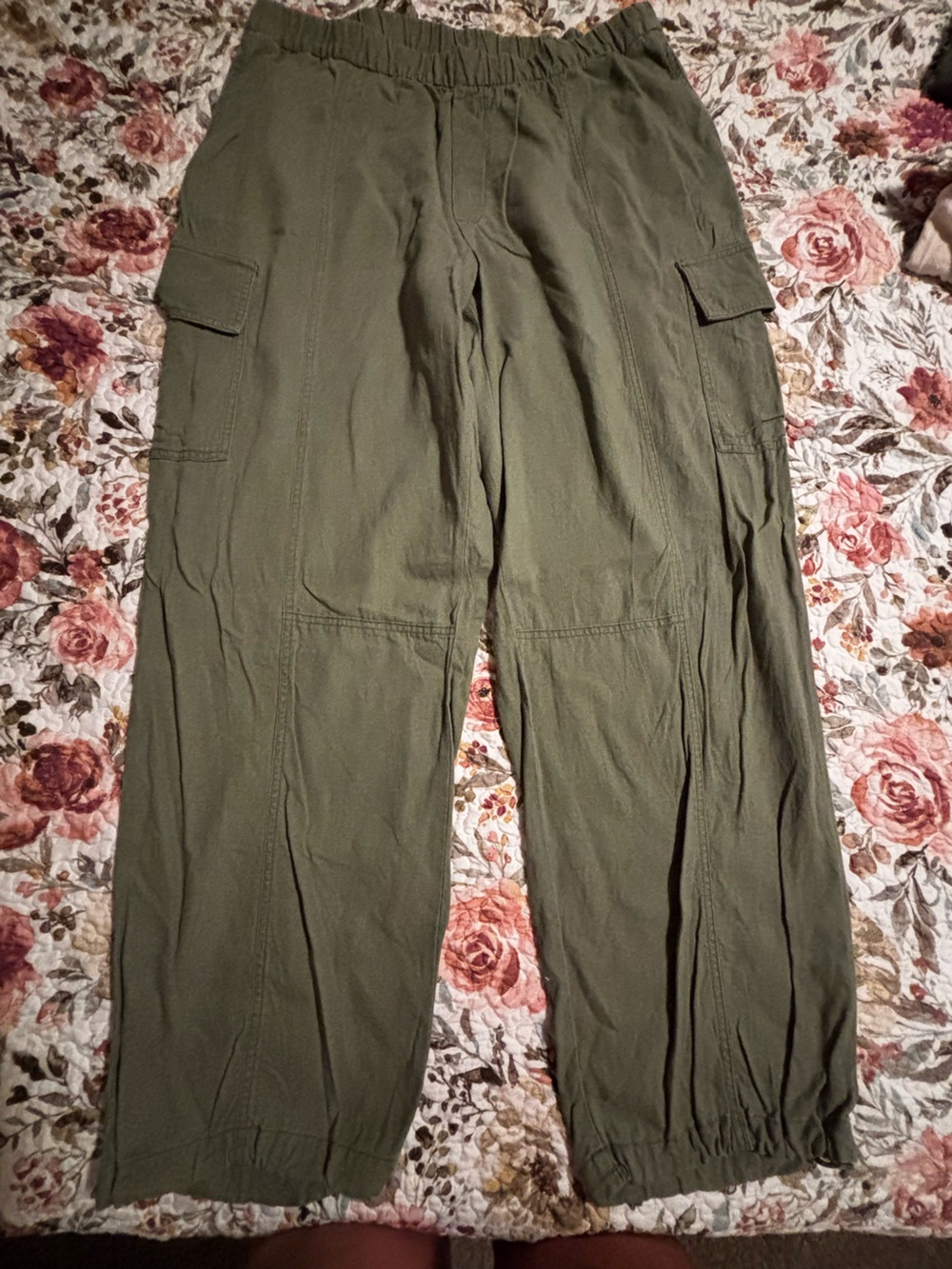 GAP Olive Green Wide-Leg Cargo Pants